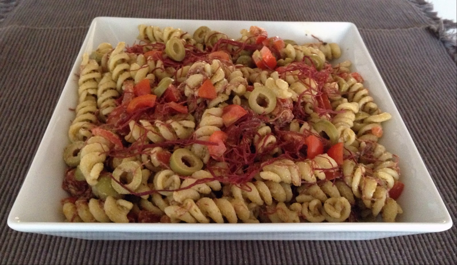 Silvia P. Kitchen Pasta estiva con sfilacci di cavallo, pesto di